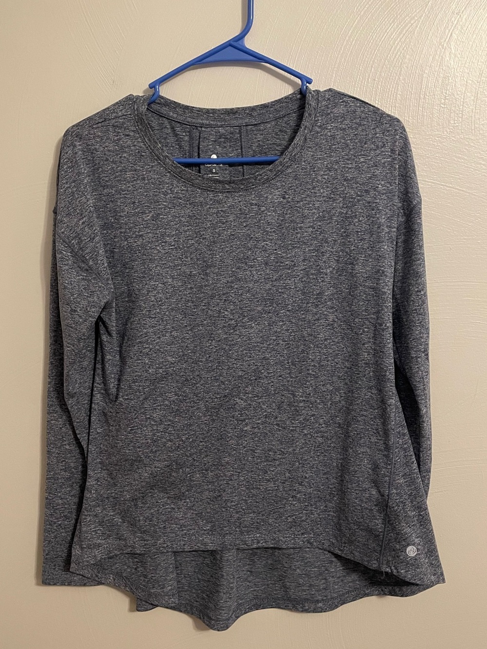 Apana Women’s Blue Long Sleeve Athletic Top Size Small